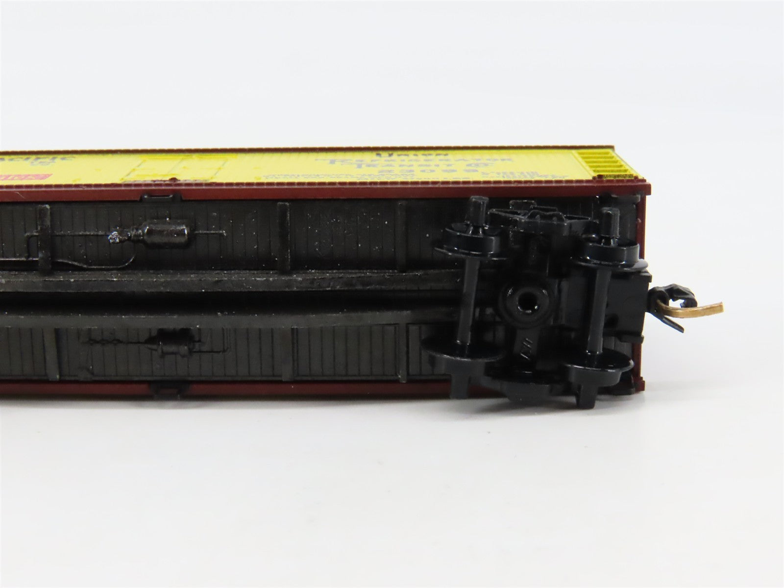 N Scale Micro-Trains 47010 URT Union Refrigerator Transit 40' Reefer 23099 RTR