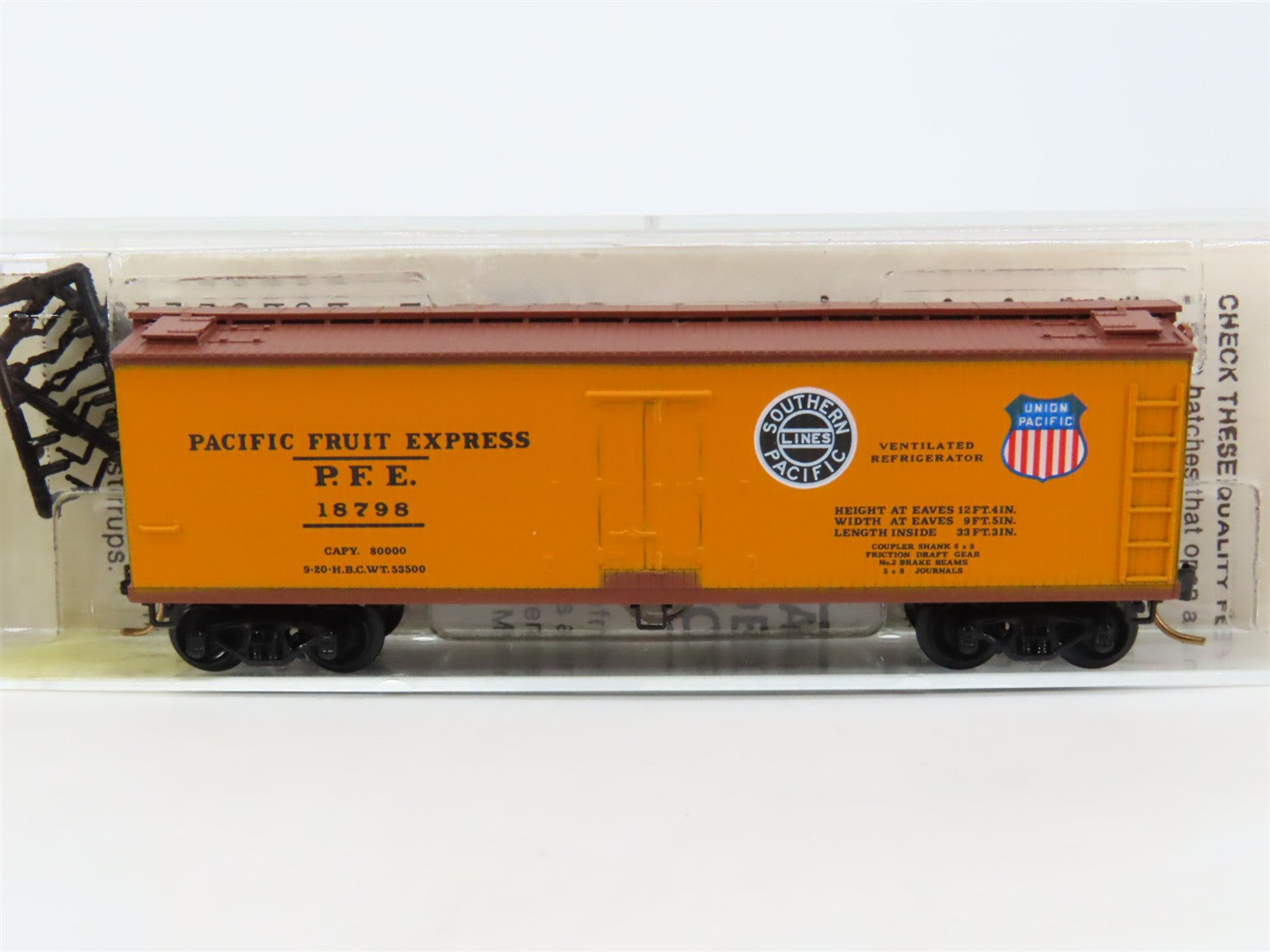 N Scale Micro-Trains 47060 Pacific Fruit Express 40' Wood-Sheathed Reefer RTR
