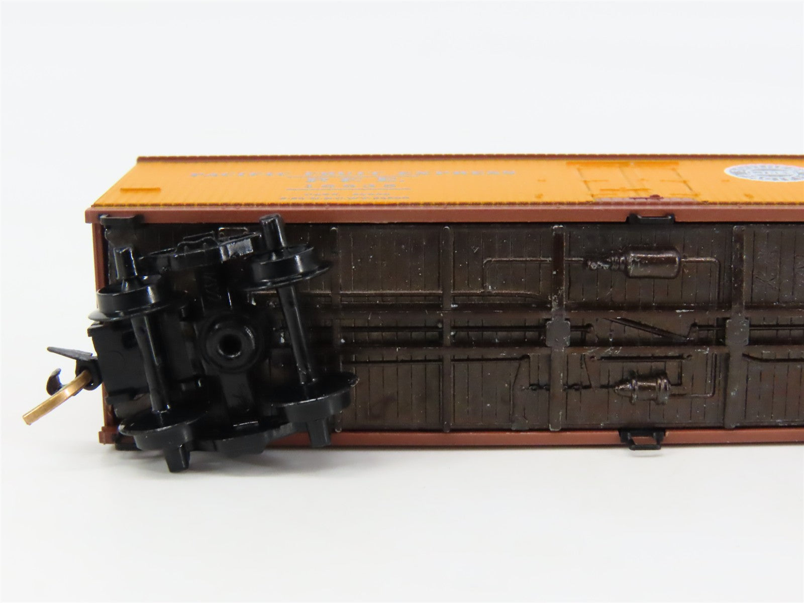 N Scale Micro-Trains 47060 Pacific Fruit Express 40' Wood-Sheathed Reefer RTR