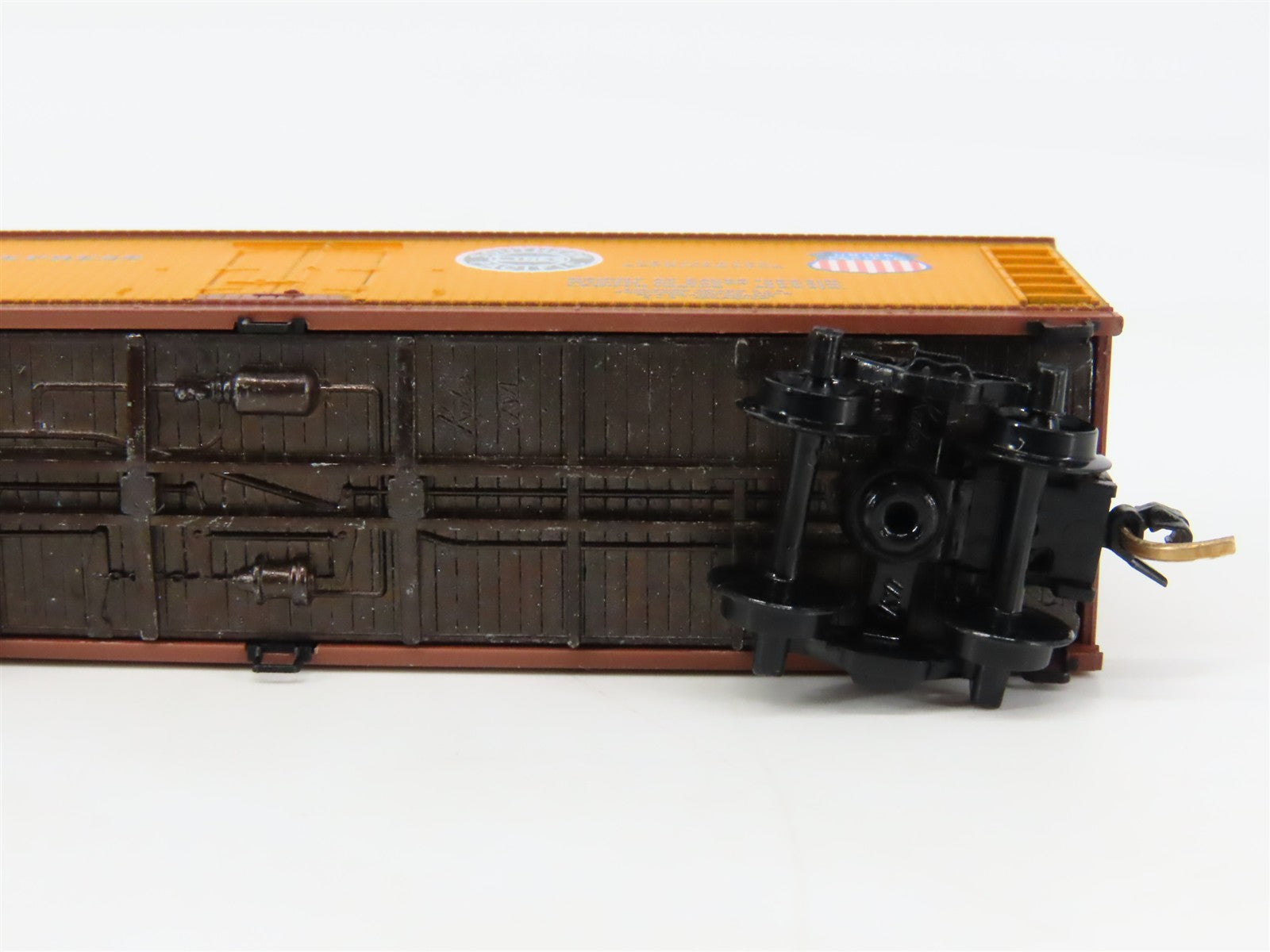 N Scale Micro-Trains 47060 Pacific Fruit Express 40' Wood-Sheathed Reefer RTR