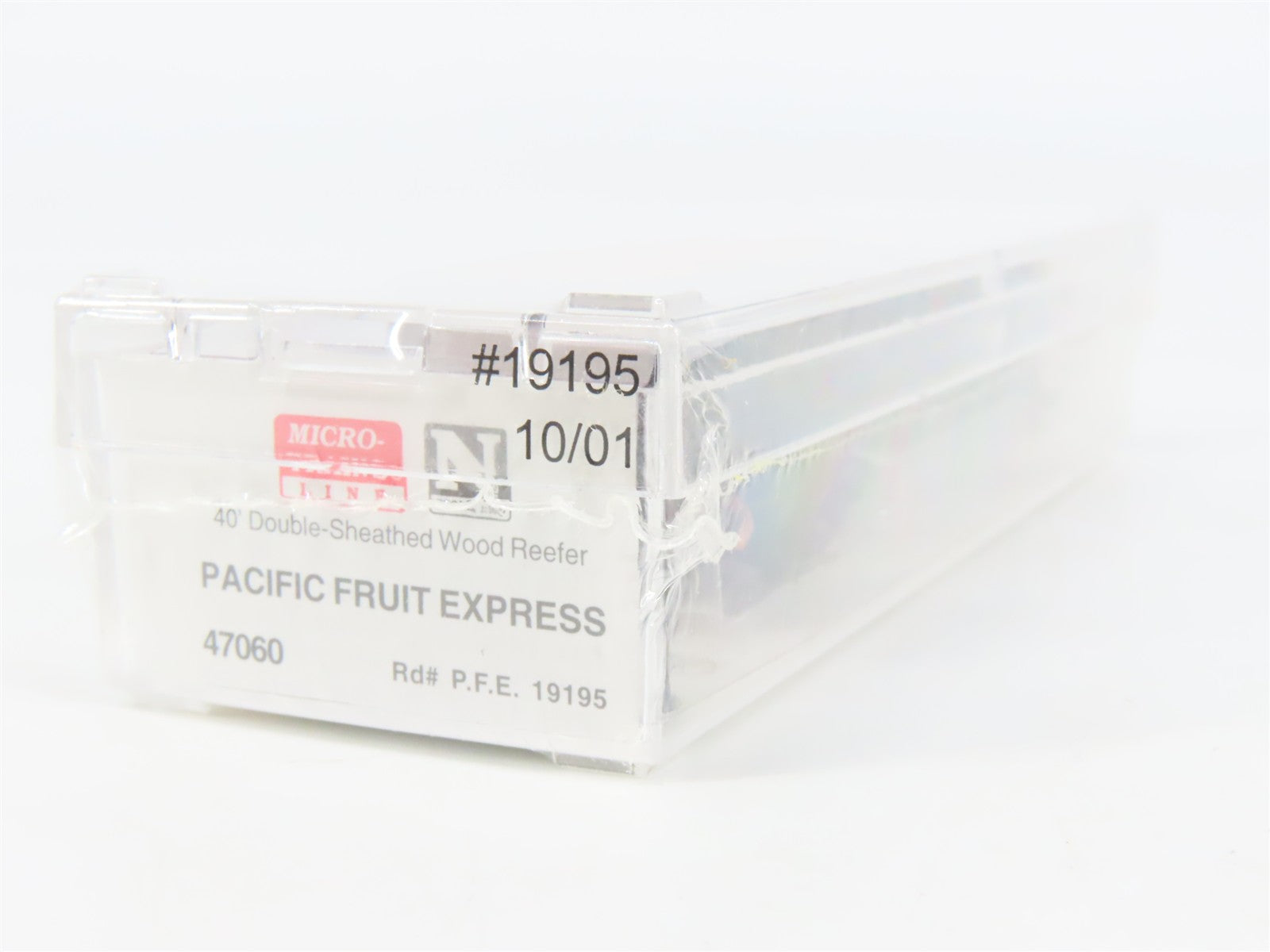 N Scale Micro-Trains 47060 PFE Pacific Fruit Express 40' Reefer 19195 RTR