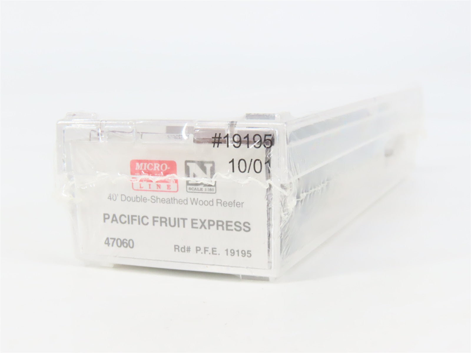 N Scale Micro-Trains 47060 PFE Pacific Fruit Express 40' Reefer 19195 RTR