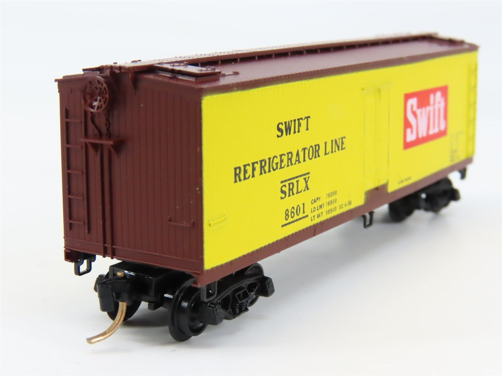 N Scale Kadee Micro-Trains MTL 47070 SRLX Swift 40' Wood-Sheathed Reefer 8601