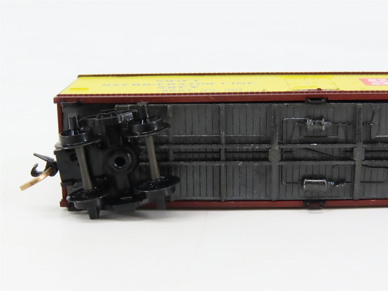 N Scale Kadee Micro-Trains MTL 47070 SRLX Swift 40' Wood-Sheathed Reefer 8601