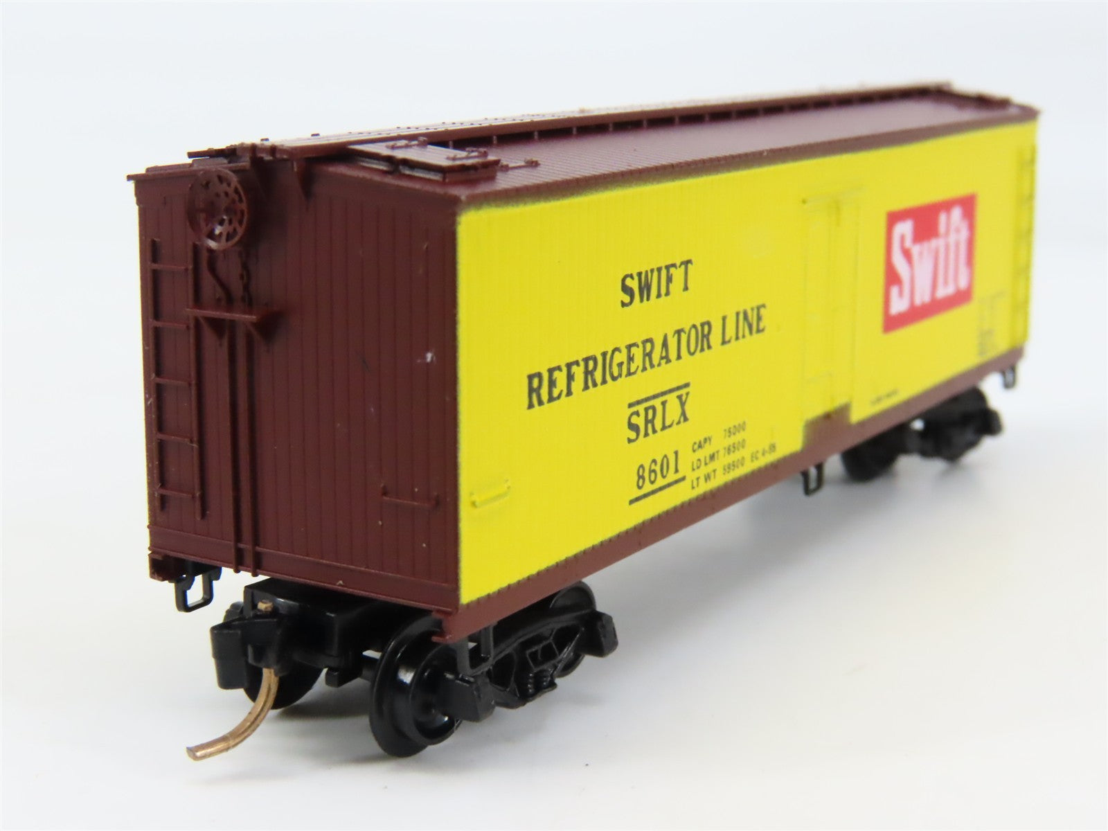 N Scale Kadee Micro-Trains MTL 47070 SRLX Swift 40' Wood-Sheathed Reefer #8601
