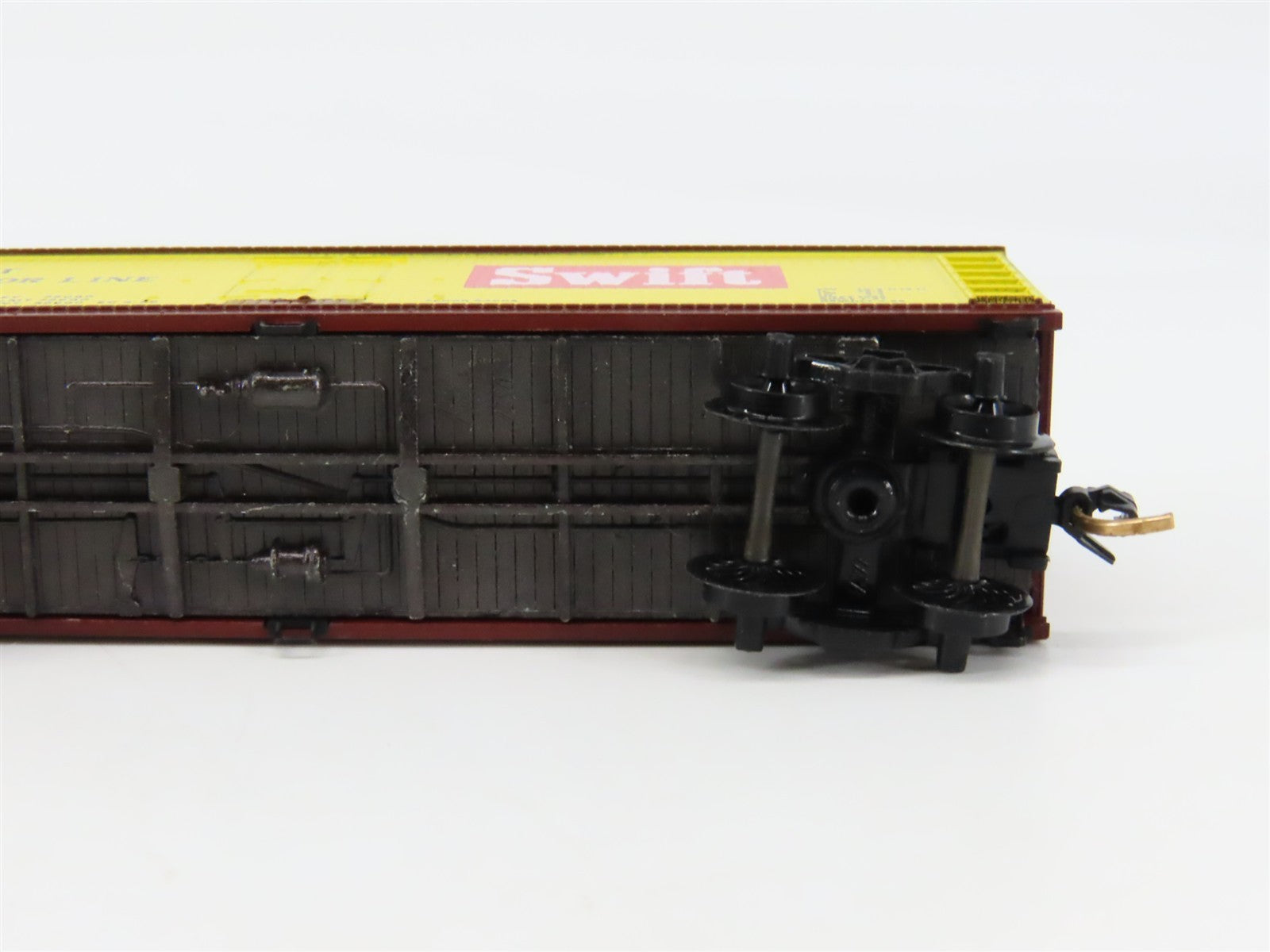 N Scale Kadee Micro-Trains MTL 47070 SRLX Swift 40' Wood-Sheathed Reefer #8601