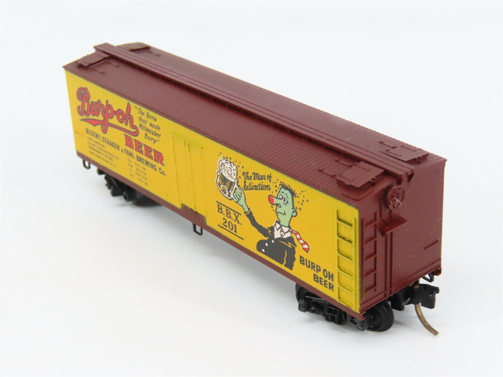 N Kadee Micro-Trains MTL 47100 BBX Burp-Oh Beer 40' Wood-Sheathed Reefer 201 RTR