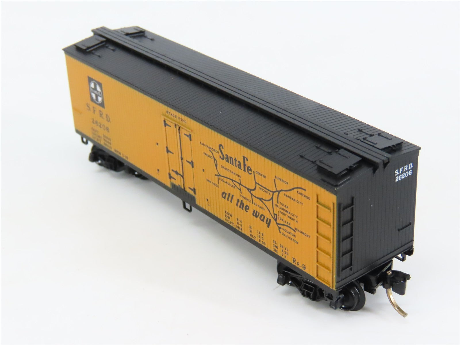 N Scale Micro-Trains 47220 SFRD Santa Fe 40' Reefer 26206 RTR