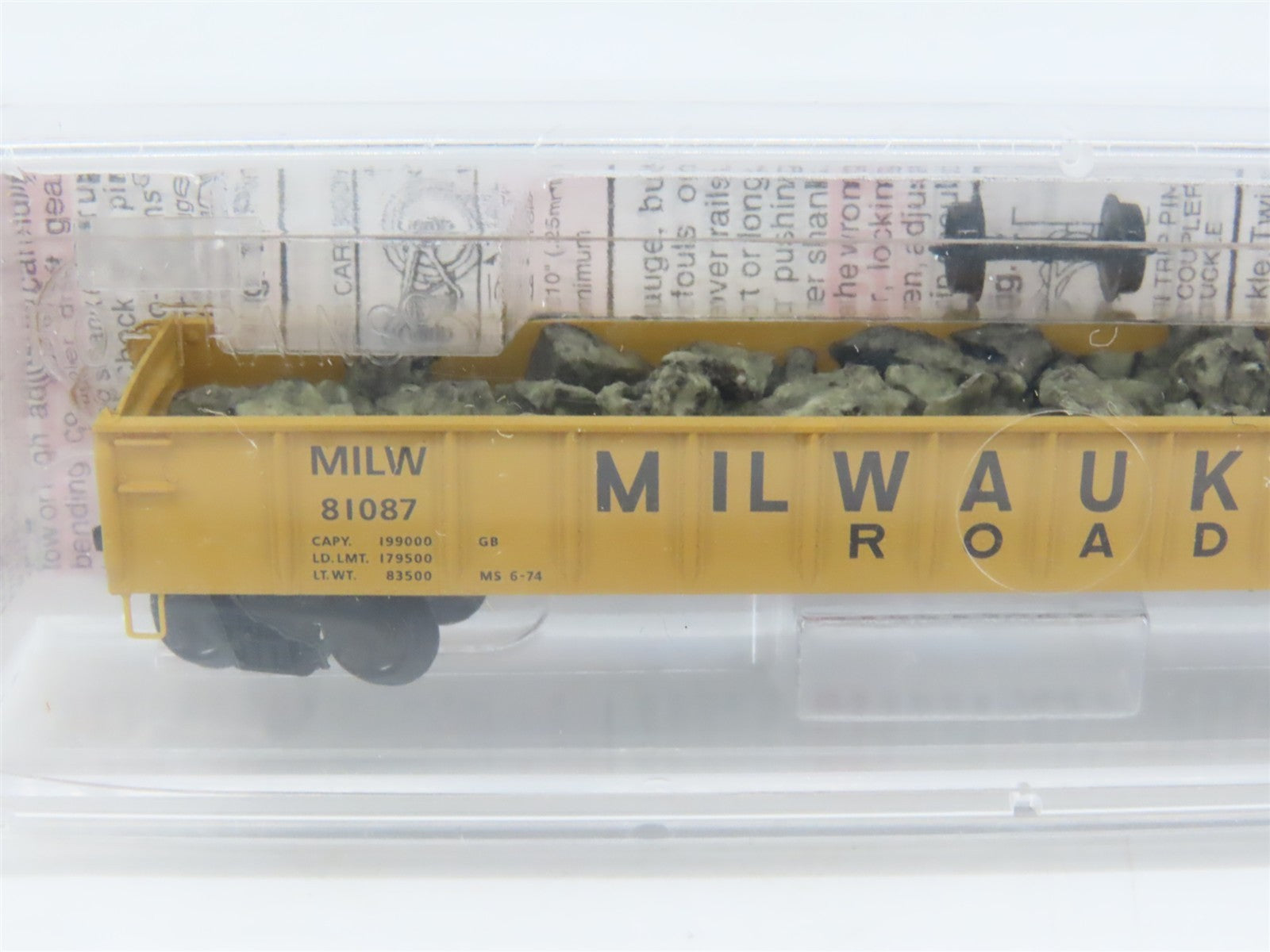 N Scale Micro-Trains MTL 48110.1 MILW Milwaukee Road 50' Gondola 81087 w/ Load