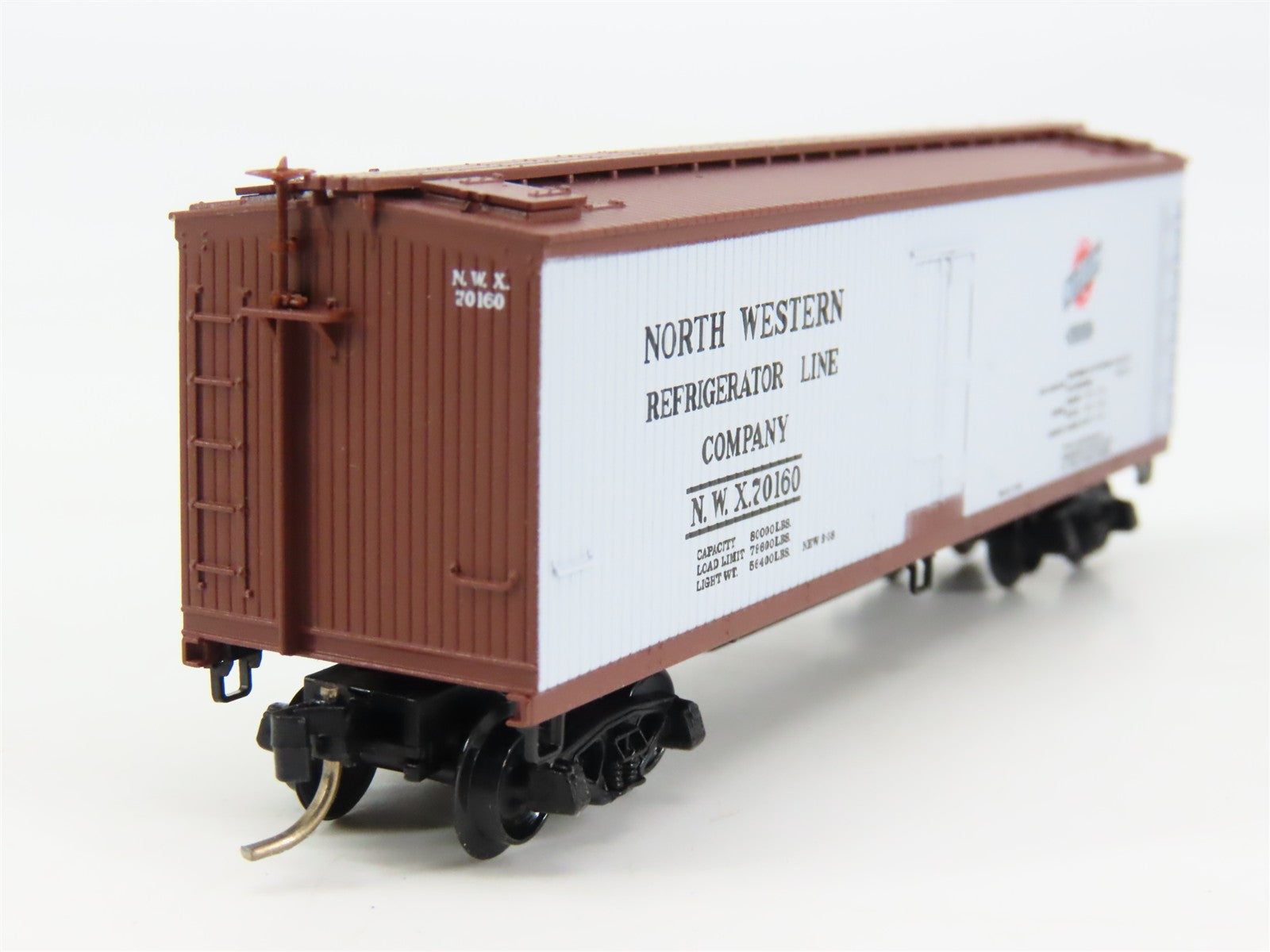 N Scale Micro-Trains 49170 North Western Refrigerator Line 40' Wood Reefer RTR