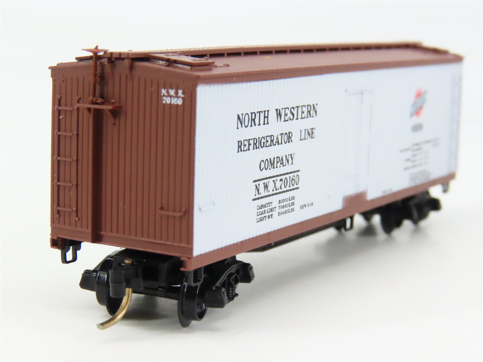N Scale Micro-Trains 49170 North Western Refrigerator Line 40' Reefer RTR