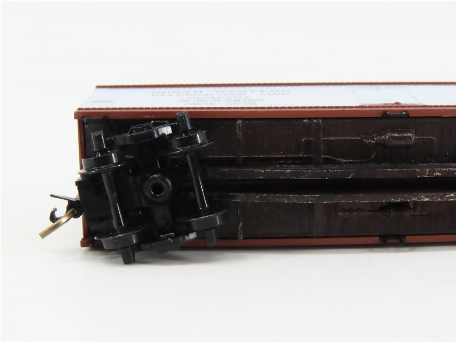 N Scale Micro-Trains 49170 North Western Refrigerator Line 40' Reefer RTR