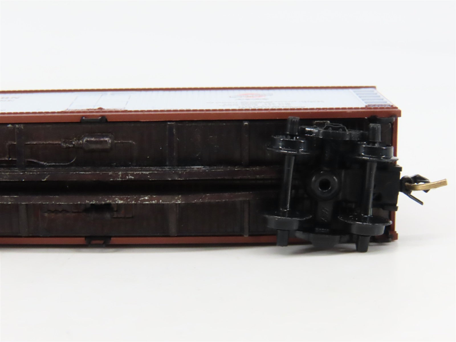 N Scale Micro-Trains 49170 North Western Refrigerator Line 40' Reefer RTR