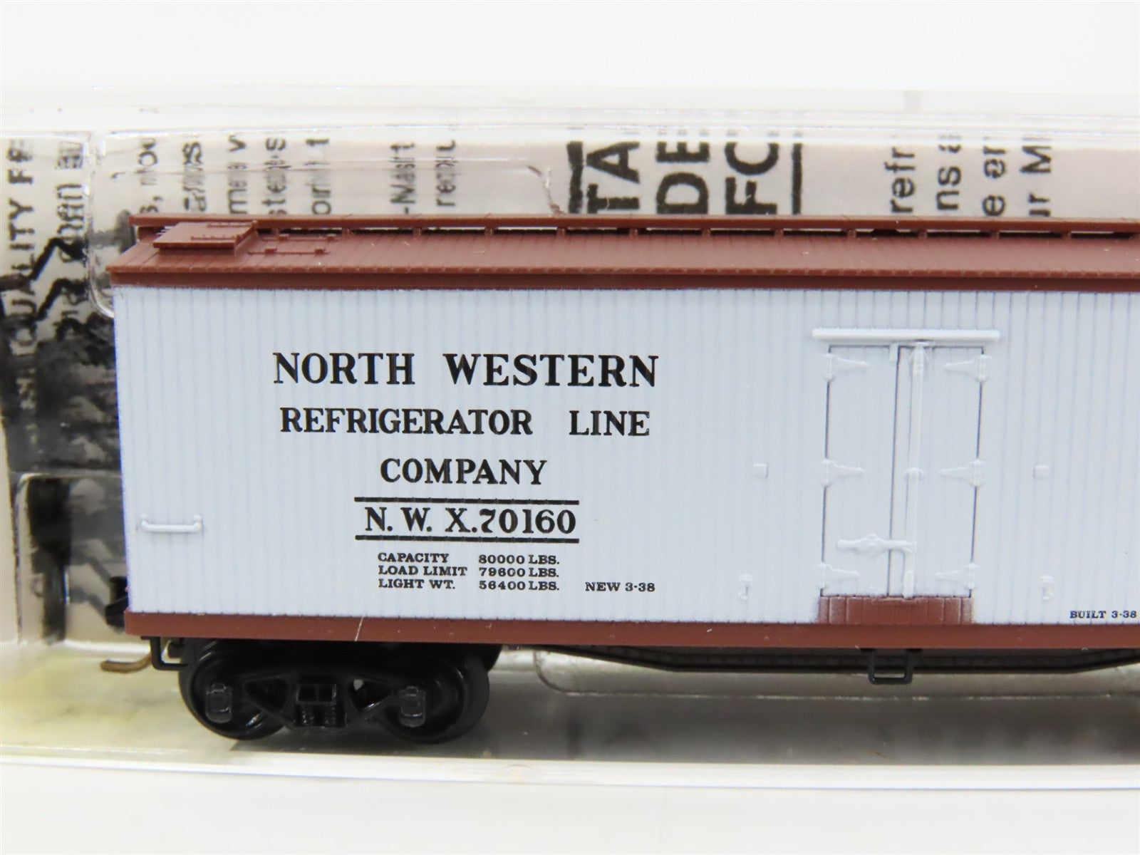 N Scale Micro-Trains 49170 North Western Refrigerator Line 40' Reefer RTR