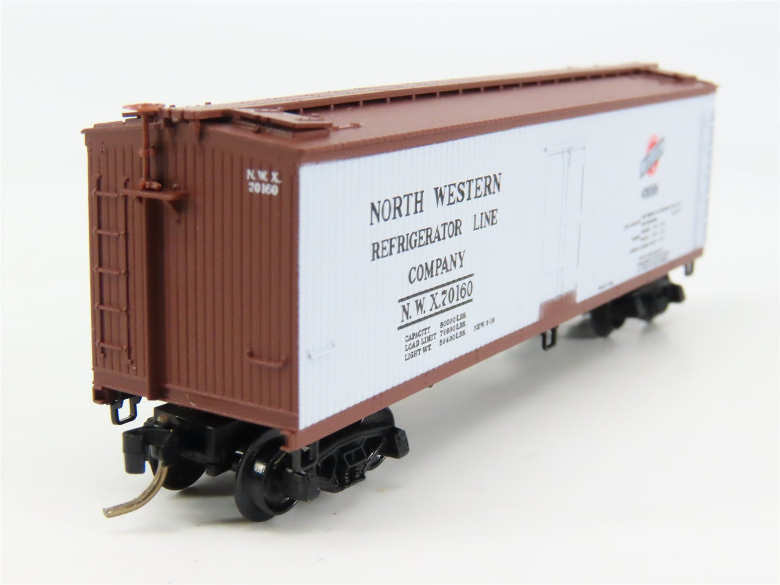 N Scale Micro-Trains 49170 North Western Refrigerator Line 40' Reefer RTR