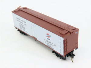 N Scale Micro-Trains 49170 North Western Refrigerator Line 40' Reefer RTR