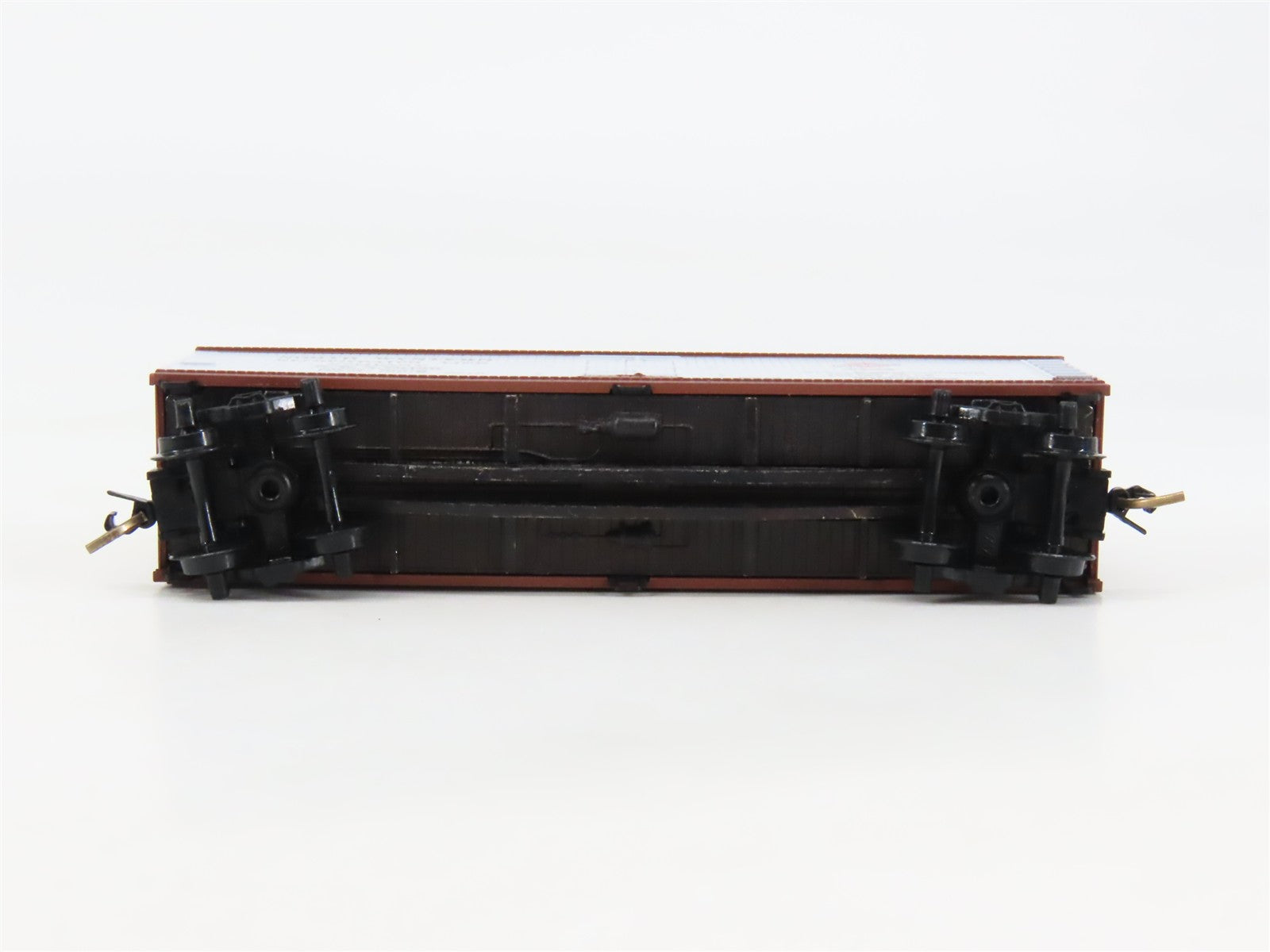 N Scale Micro-Trains 49170 North Western Refrigerator Line 40' Reefer RTR