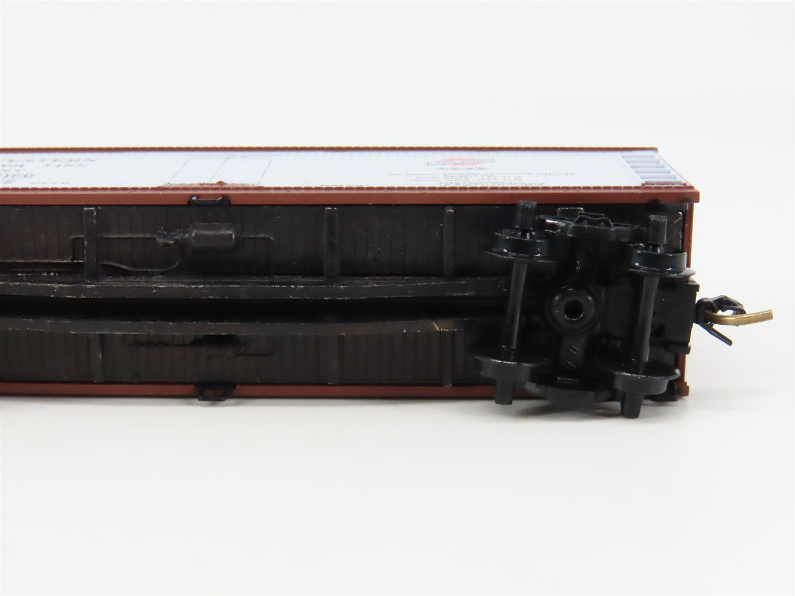 N Scale Micro-Trains 49170 North Western Refrigerator Line 40' Reefer RTR