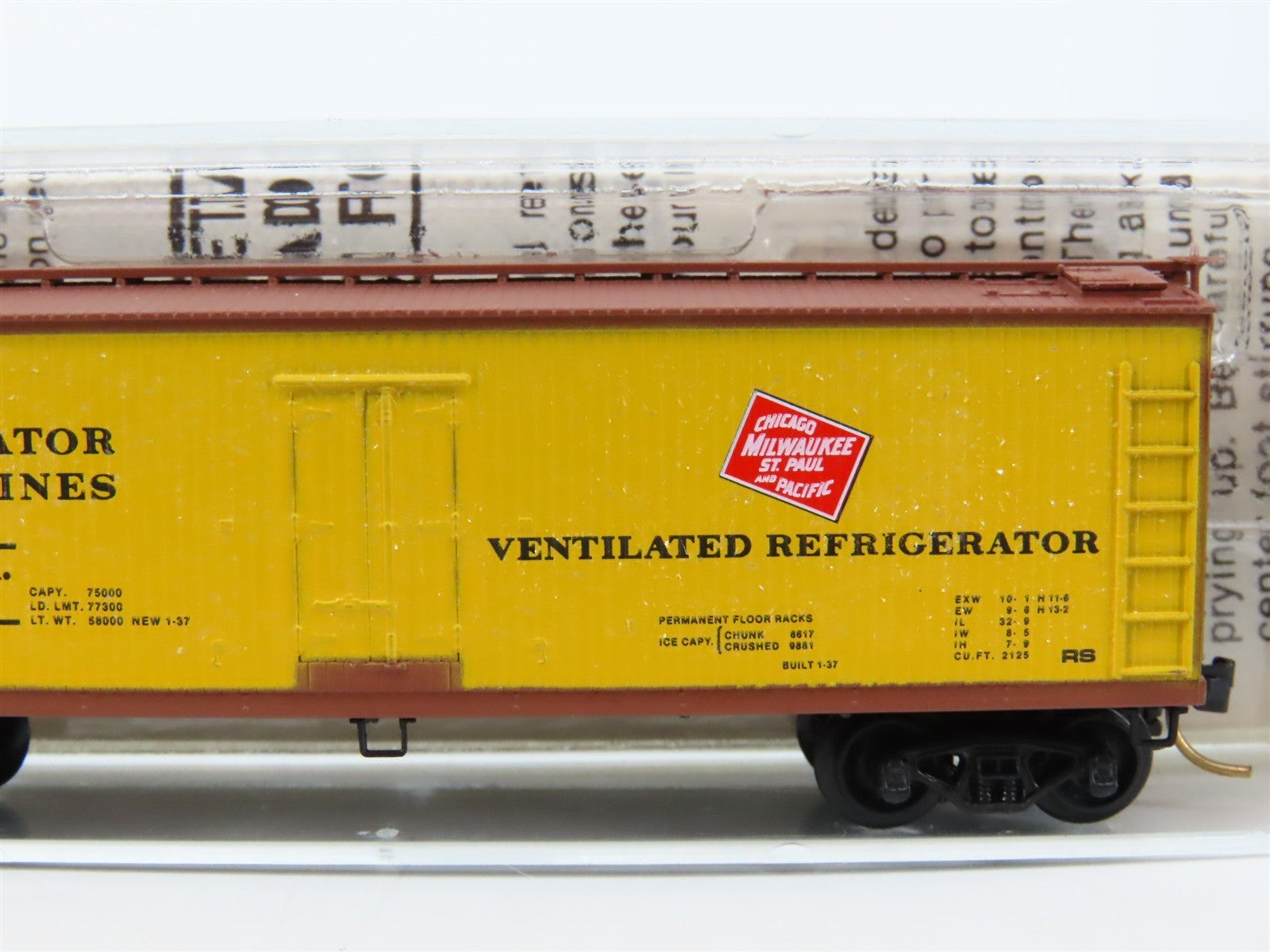 N Scale Kadee Micro-Trains MTL 49160 URTX CMStP&P 40' Wood Reefer #81649