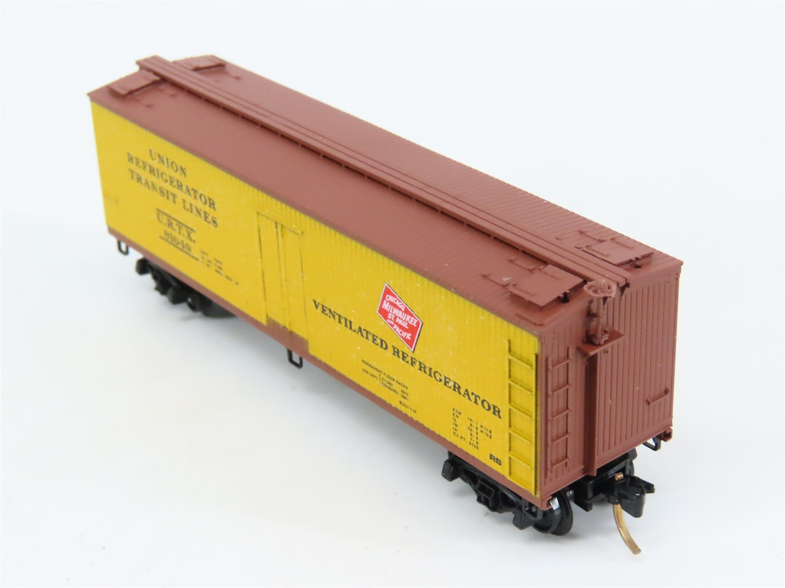 N Scale Kadee Micro-Trains MTL 49160 URTX CMStP&P 40' Wood Reefer #81649