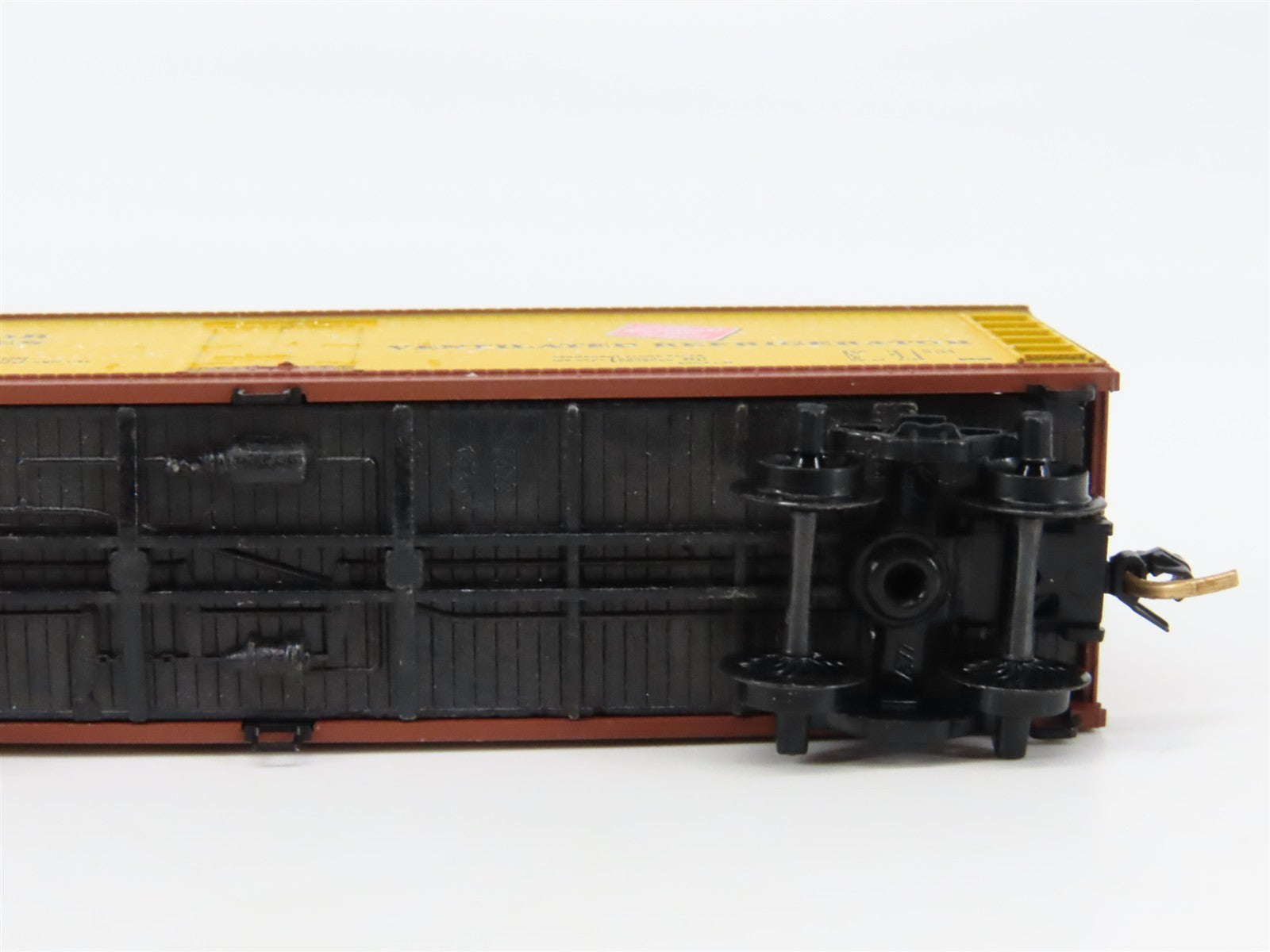 N Scale Kadee Micro-Trains MTL 49160 URTX CMStP&P 40' Wood Reefer #81649