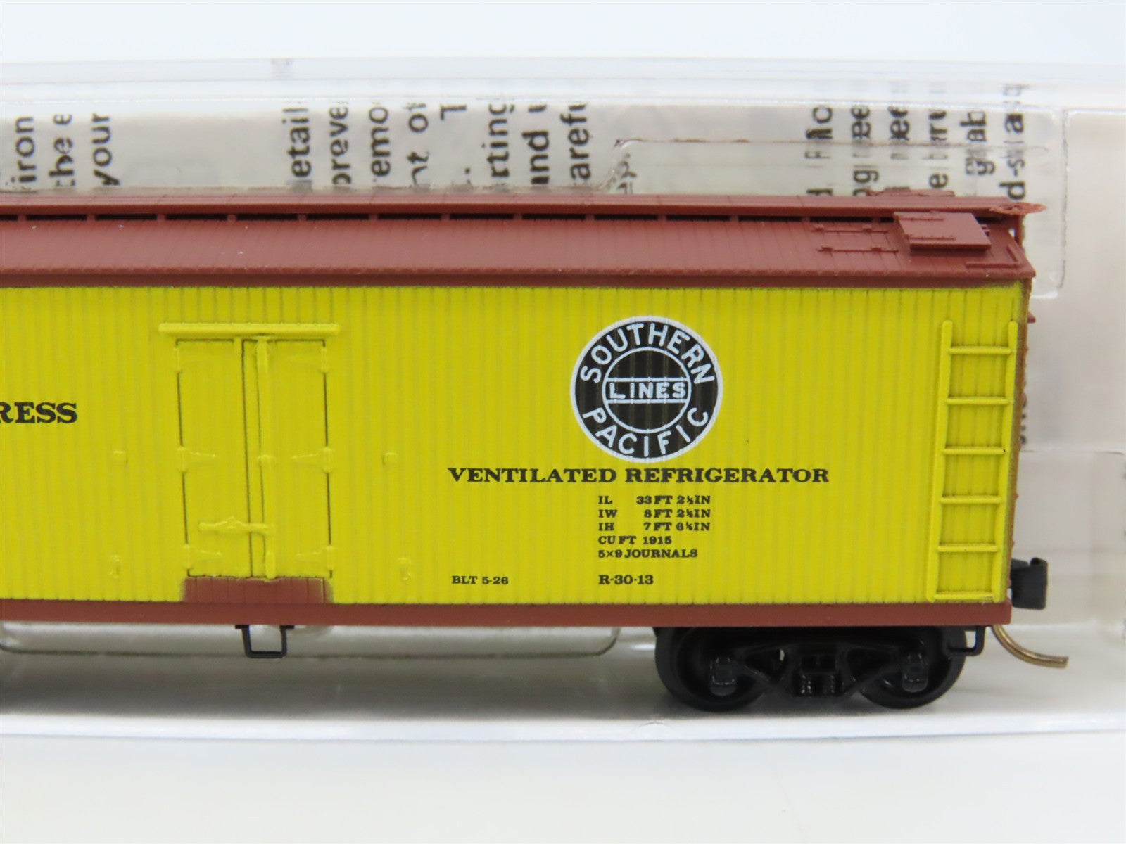 N Scale Micro-Trains 49180 SP Southern Pacific 40' Dbl. Sheathed-Wood Reefer RTR