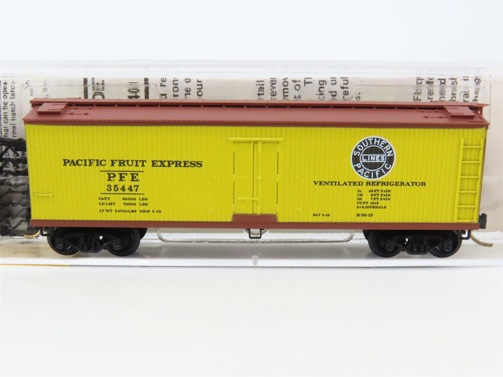 N Scale Micro-Trains 49180 PFE Pacific Fruit Express 40' Reefer 35447 RTR
