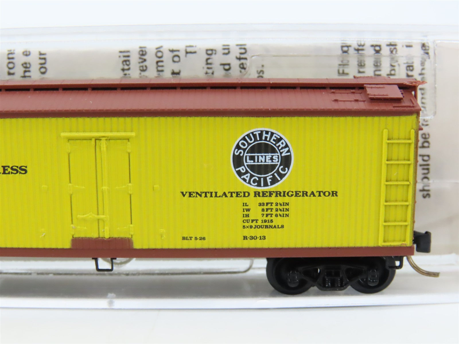 N Scale Micro-Trains 49180 PFE Pacific Fruit Express 40' Reefer 35447 RTR