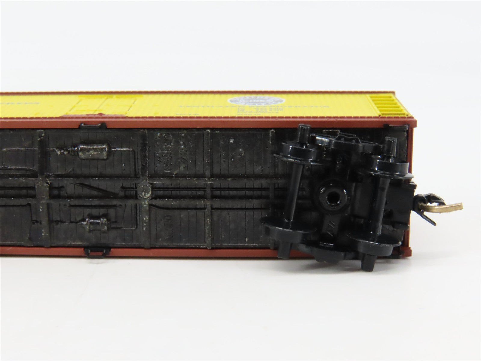 N Scale Micro-Trains 49180 PFE Pacific Fruit Express 40' Reefer 35447 RTR