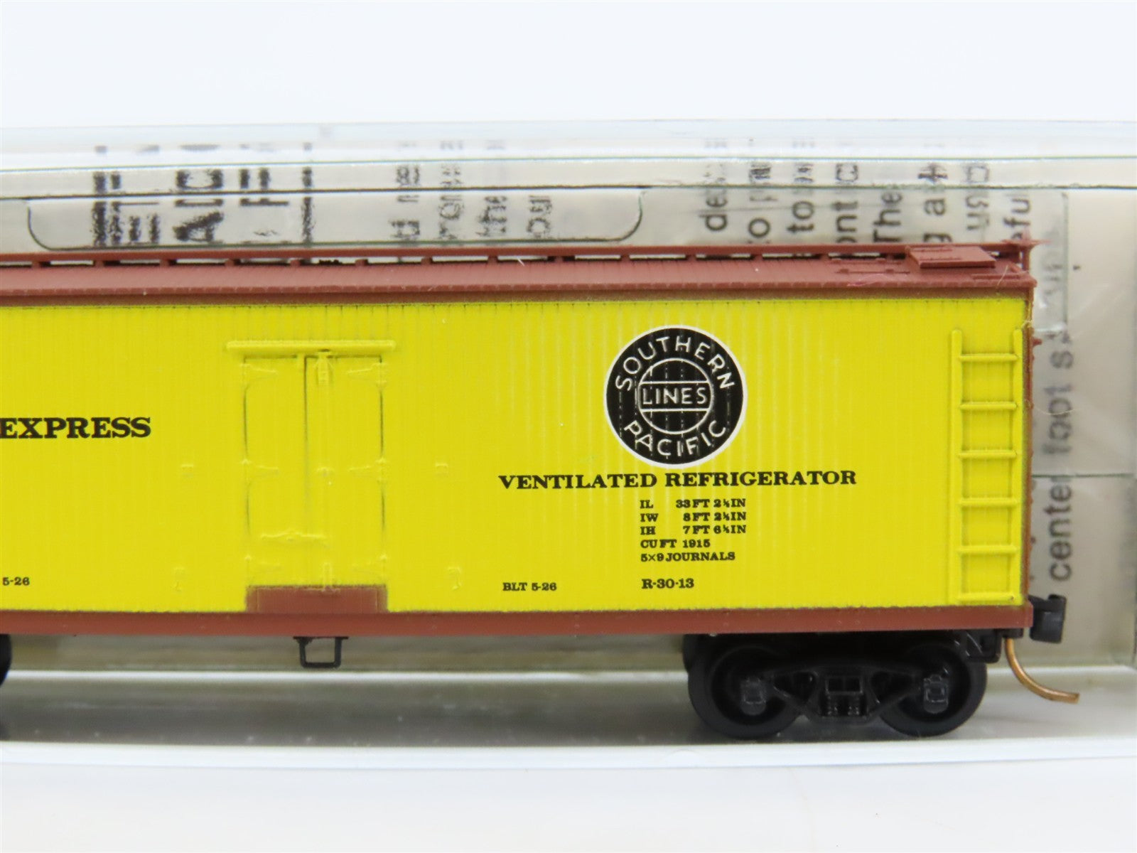 N Scale Micro-Trains 49180 Pacific Fruit Express 40' Wood-Sheathed Reefer RTR