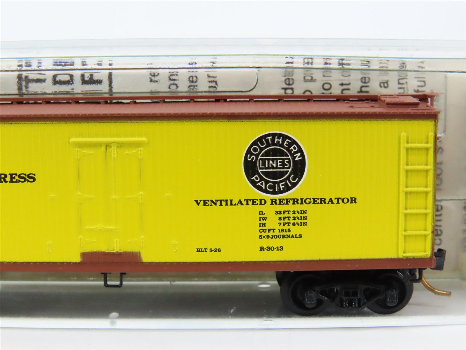 N Scale Micro-Trains 49180 Pacific Fruit Express 40' Wood-Sheathed Reefer RTR