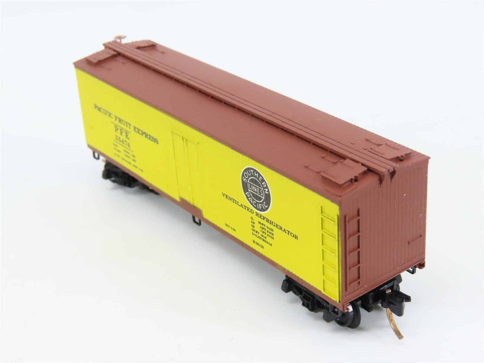 N Scale Micro-Trains 49180 Pacific Fruit Express 40' Wood-Sheathed Reefer RTR
