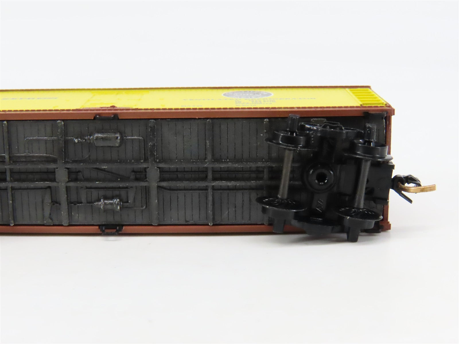 N Scale Micro-Trains 49180 Pacific Fruit Express 40' Wood-Sheathed Reefer RTR