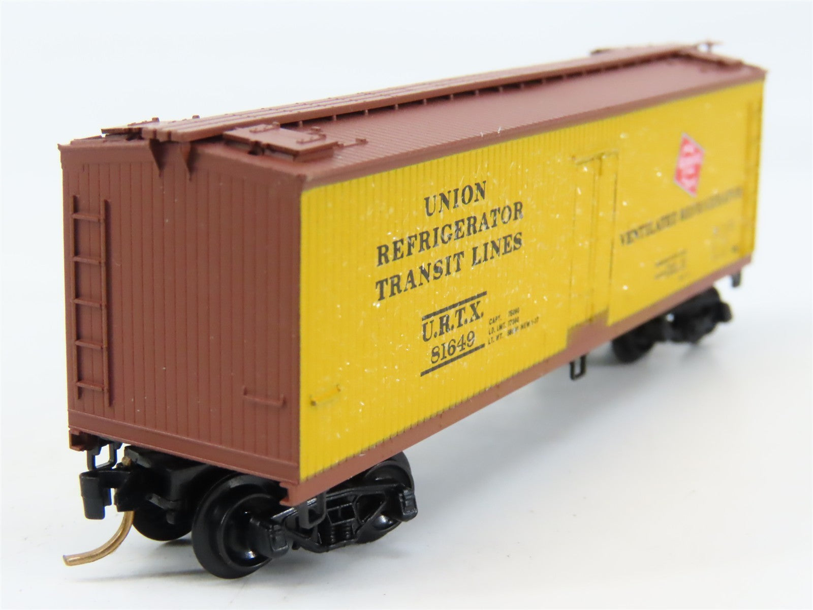 N Scale Kadee Micro-Trains MTL 49160 URTX CMStP&P 40' Wood Reefer #81619