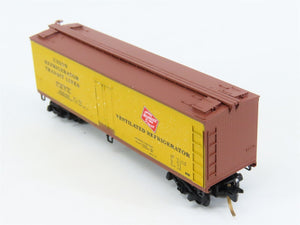 N Scale Kadee Micro-Trains MTL 49160 URTX CMStP&P 40' Wood Reefer #81619