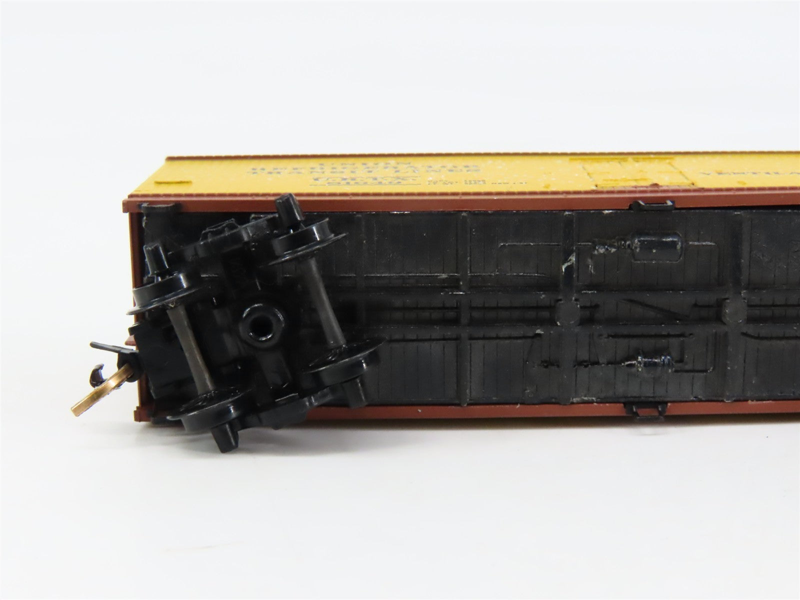 N Scale Kadee Micro-Trains MTL 49160 URTX CMStP&P 40' Wood Reefer #81619