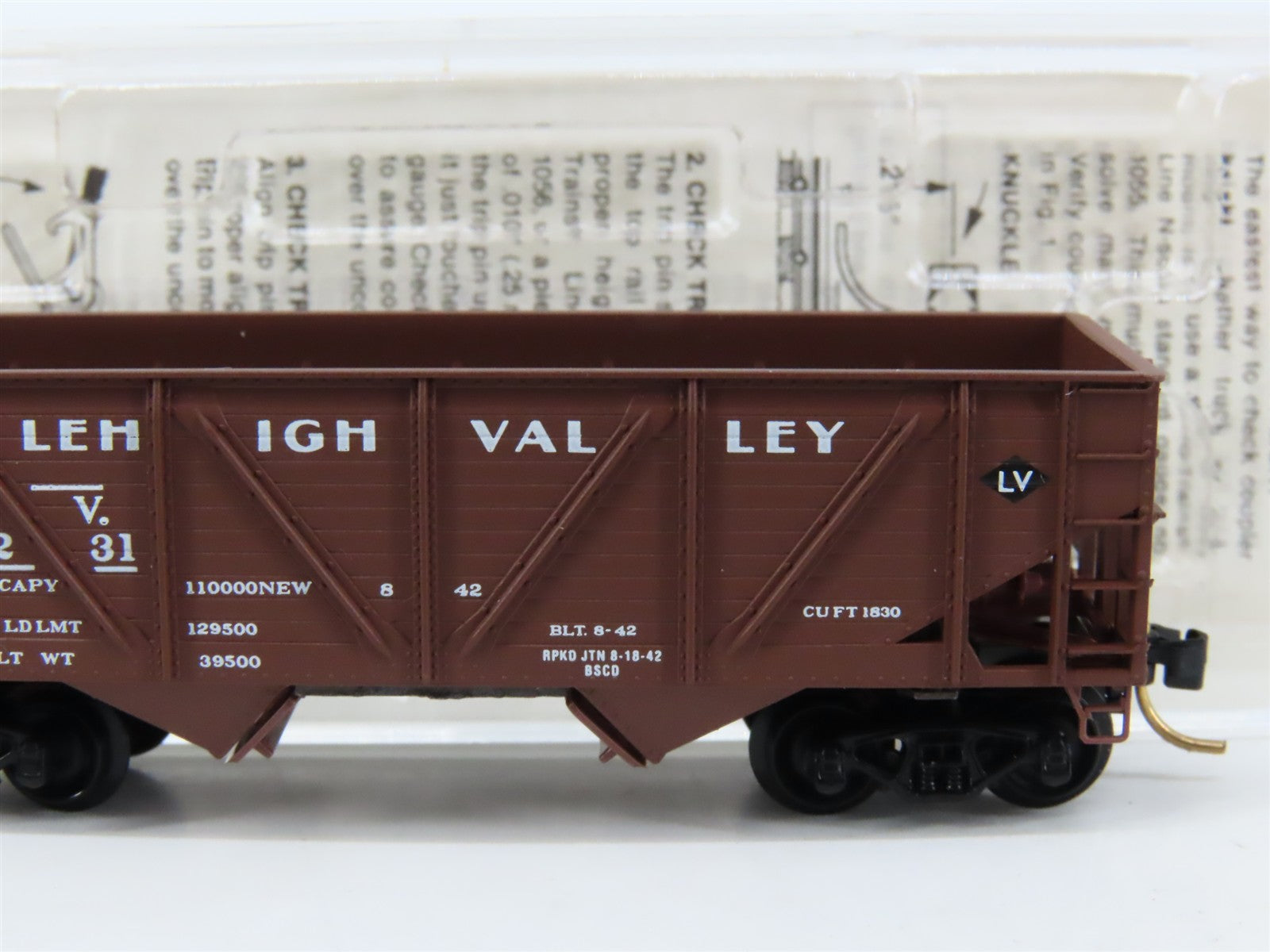 N Scale Micro-Trains 57030 LV Lehigh Valley 33' 2-Bay Hopper 14231 RTR