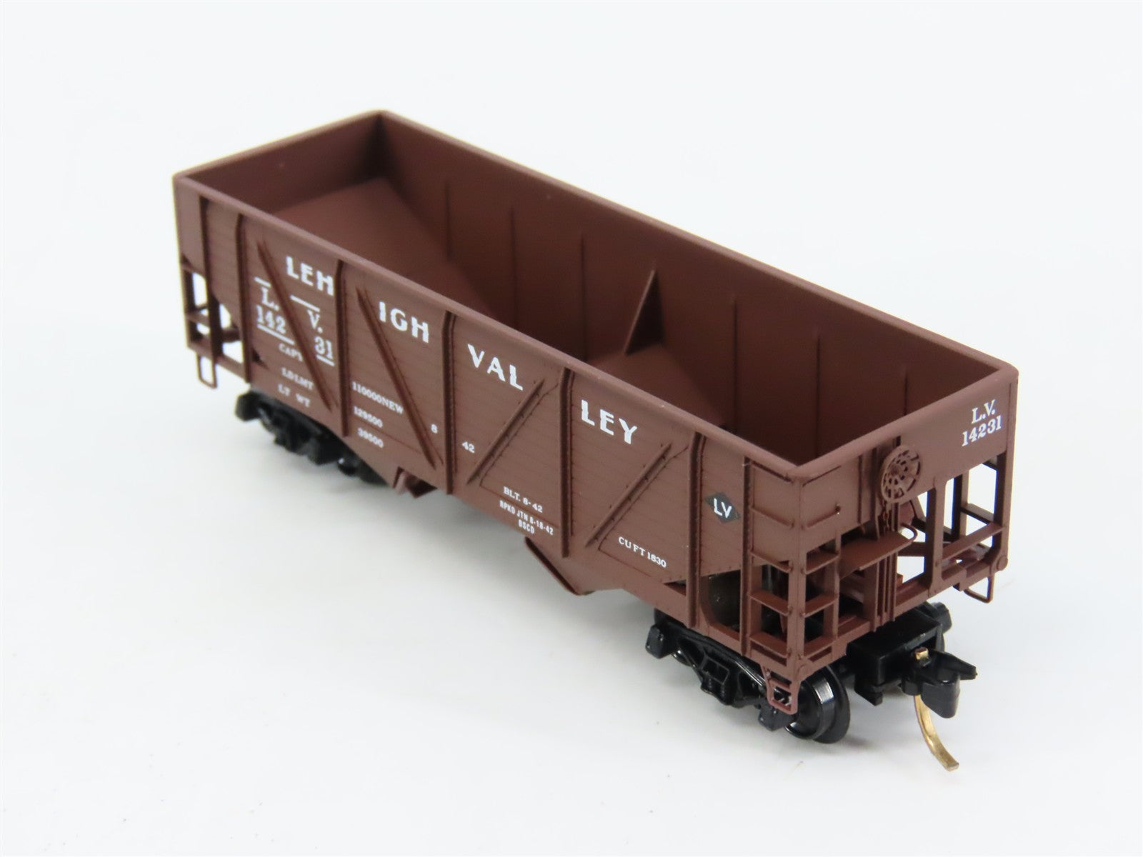 N Scale Micro-Trains 57030 LV Lehigh Valley 33' 2-Bay Hopper 14231 RTR