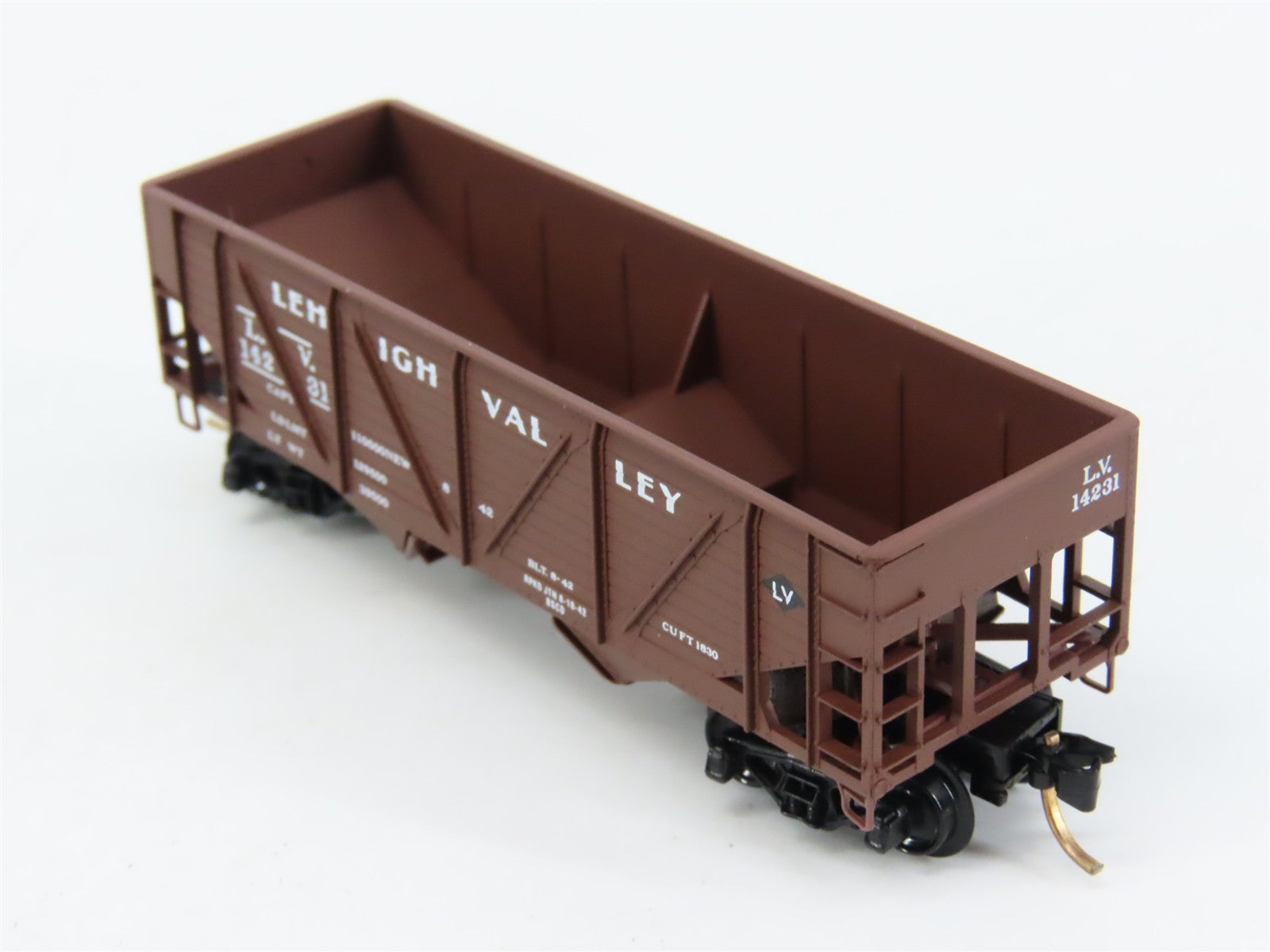 N Scale Micro-Trains 57030 LV Lehigh Valley 33' 2-Bay Hopper 14231 RTR