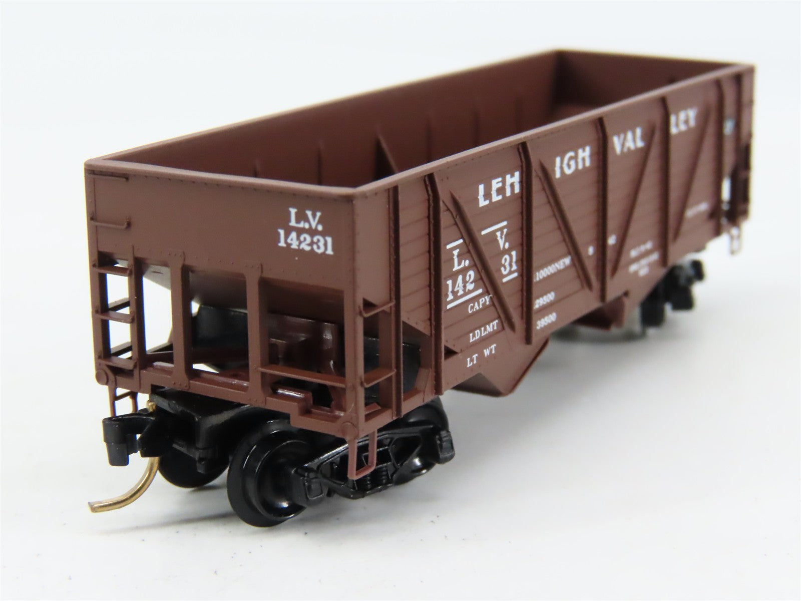 N Scale Micro-Trains 57030 LV Lehigh Valley 33' 2-Bay Hopper 14231 RTR