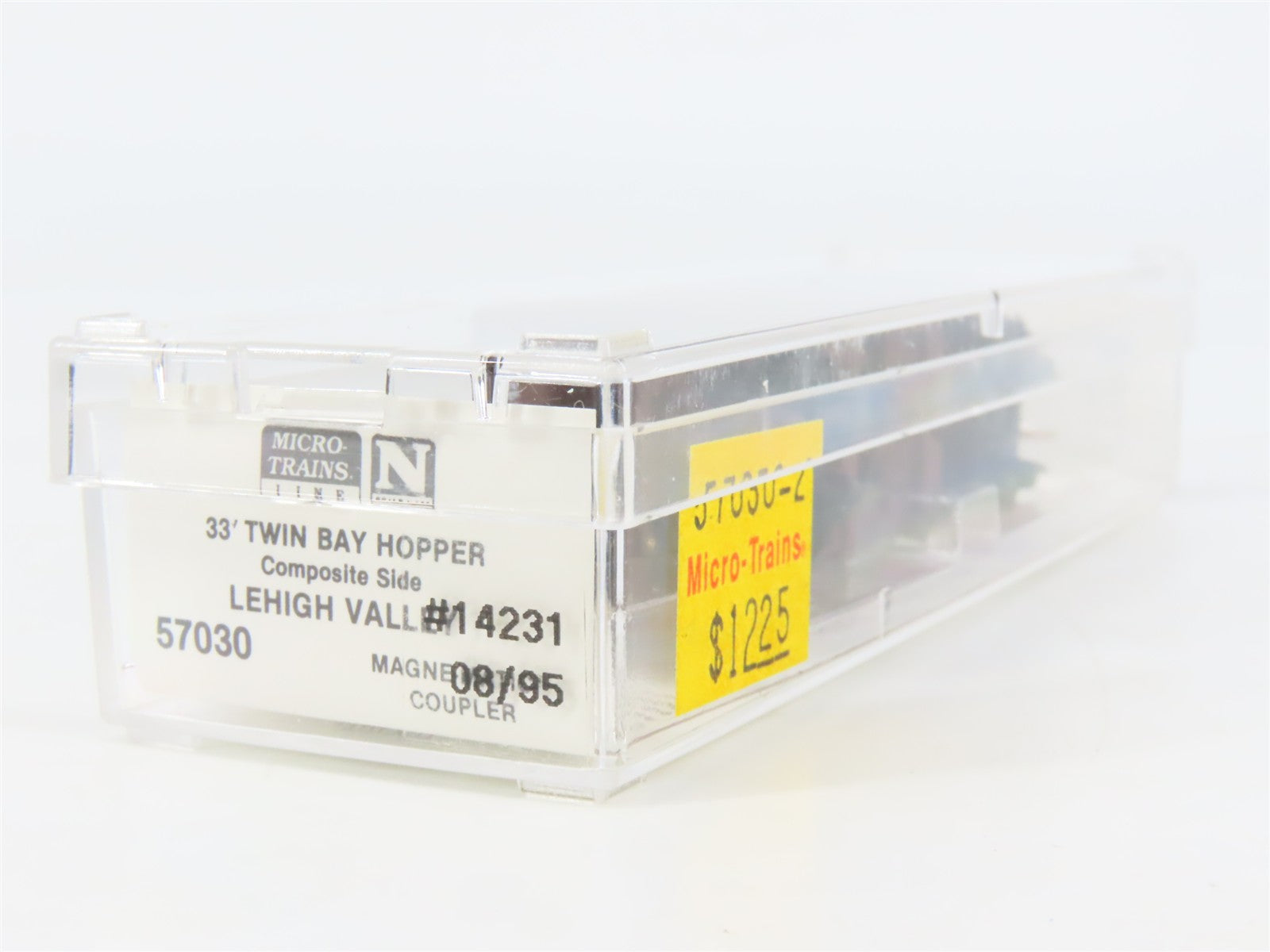 N Scale Micro-Trains 57030 LV Lehigh Valley 33' 2-Bay Hopper 14231 RTR