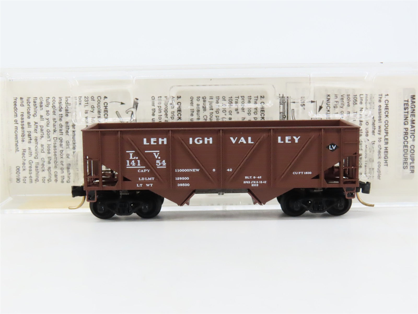 N Scale Micro-Trains 57030 LV Lehigh Valley 33' 2-Bay Hopper 14154 RTR