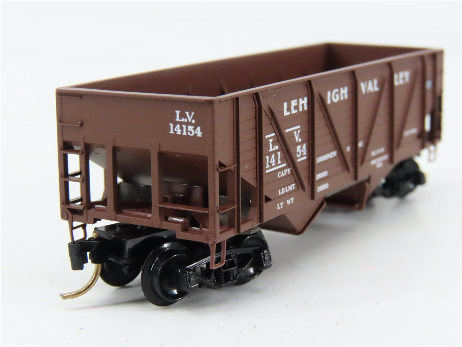 N Scale Micro-Trains 57030 LV Lehigh Valley 33' 2-Bay Hopper 14154 RTR