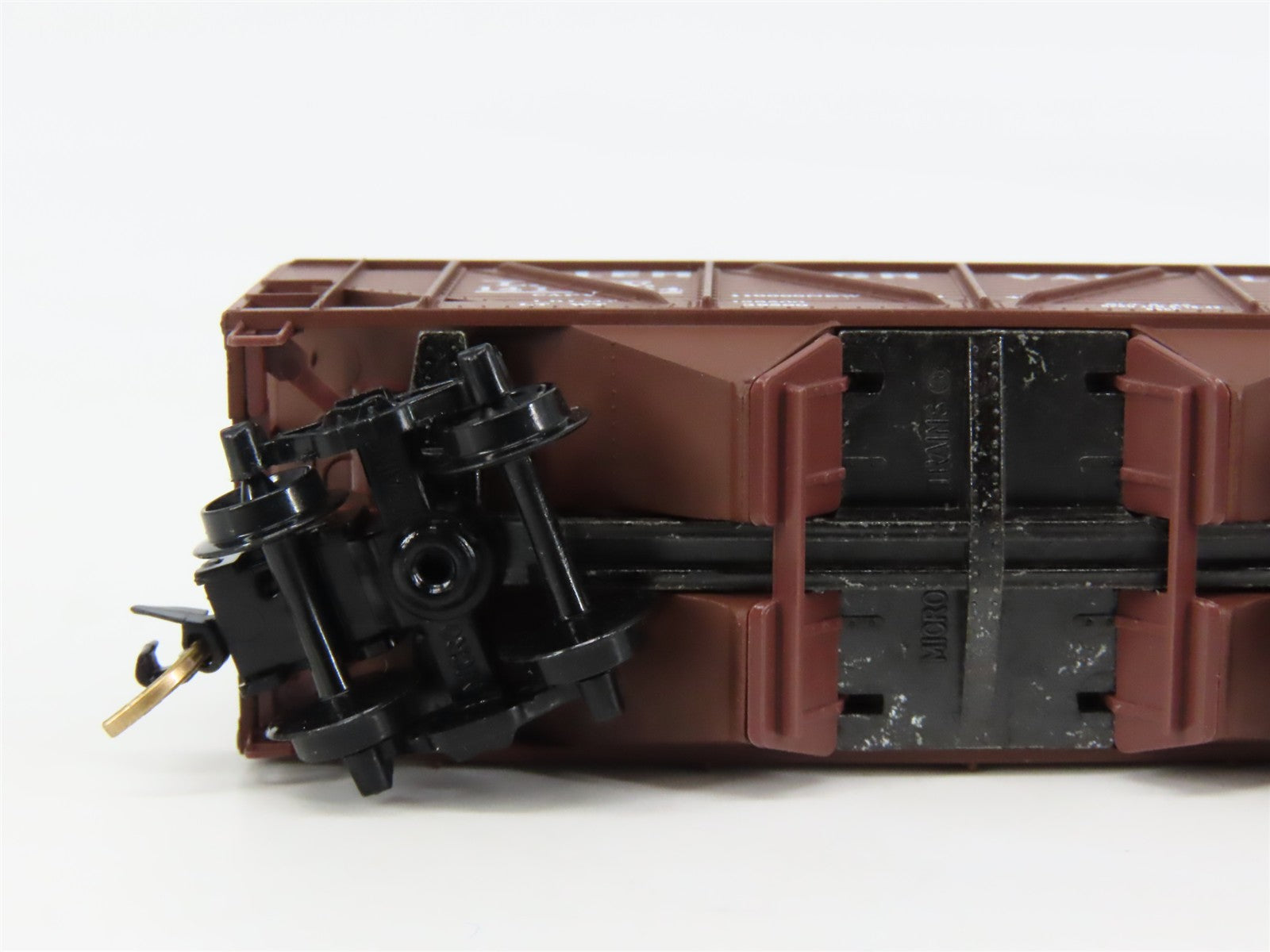 N Scale Micro-Trains 57030 LV Lehigh Valley 33' 2-Bay Hopper 14154 RTR