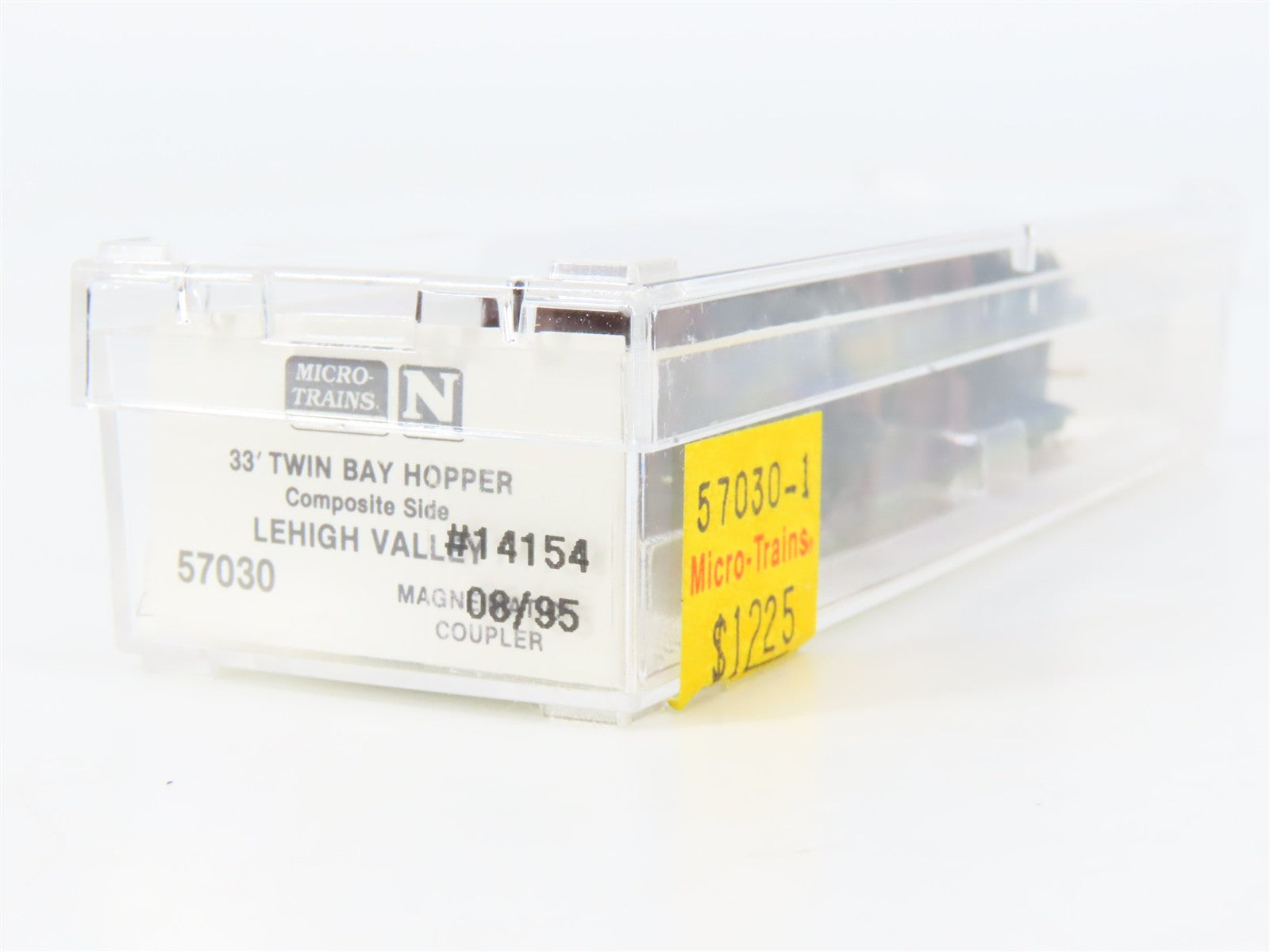 N Scale Micro-Trains 57030 LV Lehigh Valley 33' 2-Bay Hopper 14154 RTR