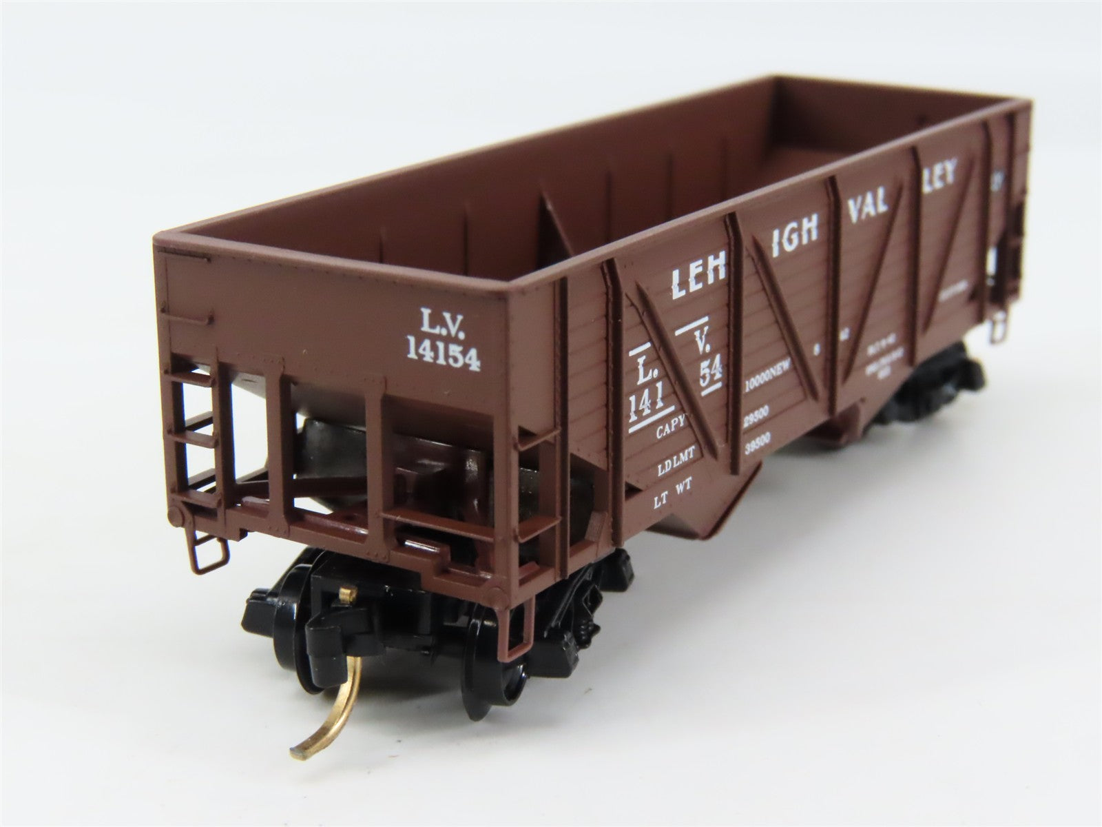 N Scale Micro-Trains 57030 LV Lehigh Valley 33' 2-Bay Hopper 14154 RTR