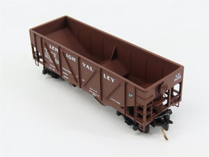 N Scale Micro-Trains 57030 LV Lehigh Valley 33' 2-Bay Hopper 14154 RTR