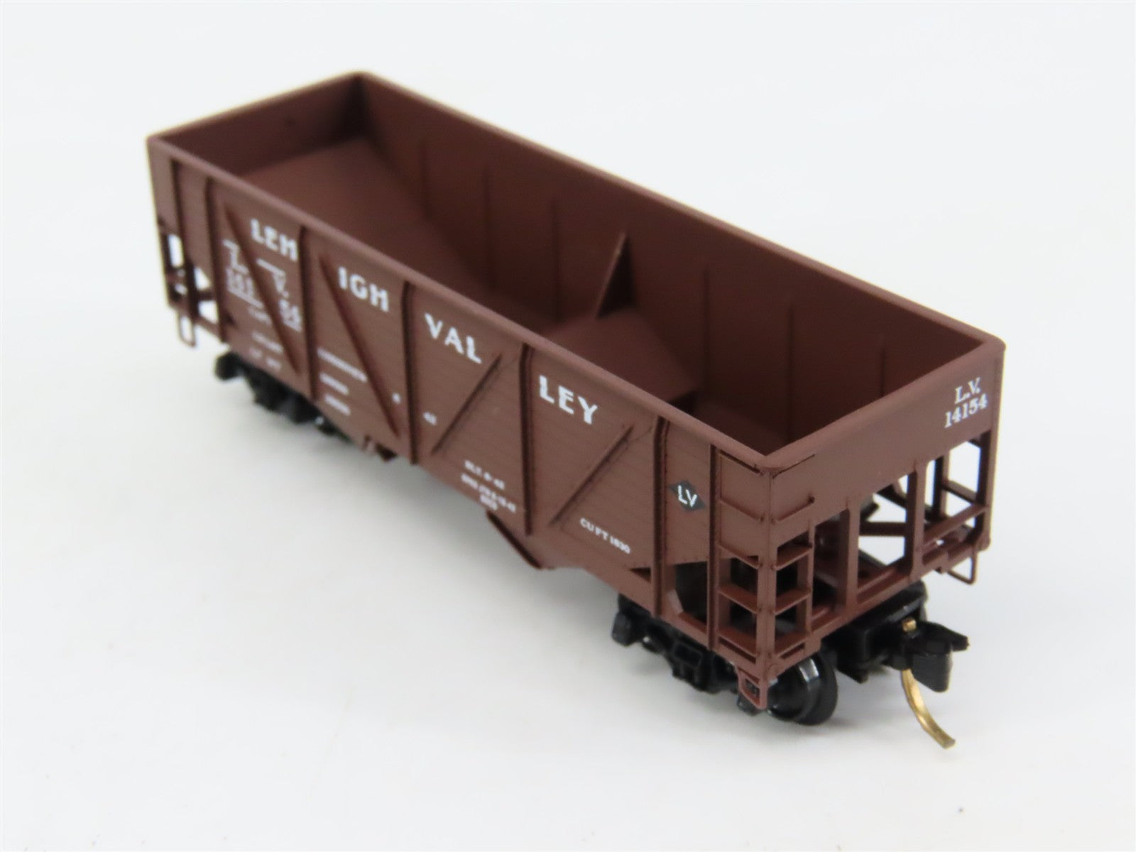 N Scale Micro-Trains 57030 LV Lehigh Valley 33' 2-Bay Hopper 14154 RTR