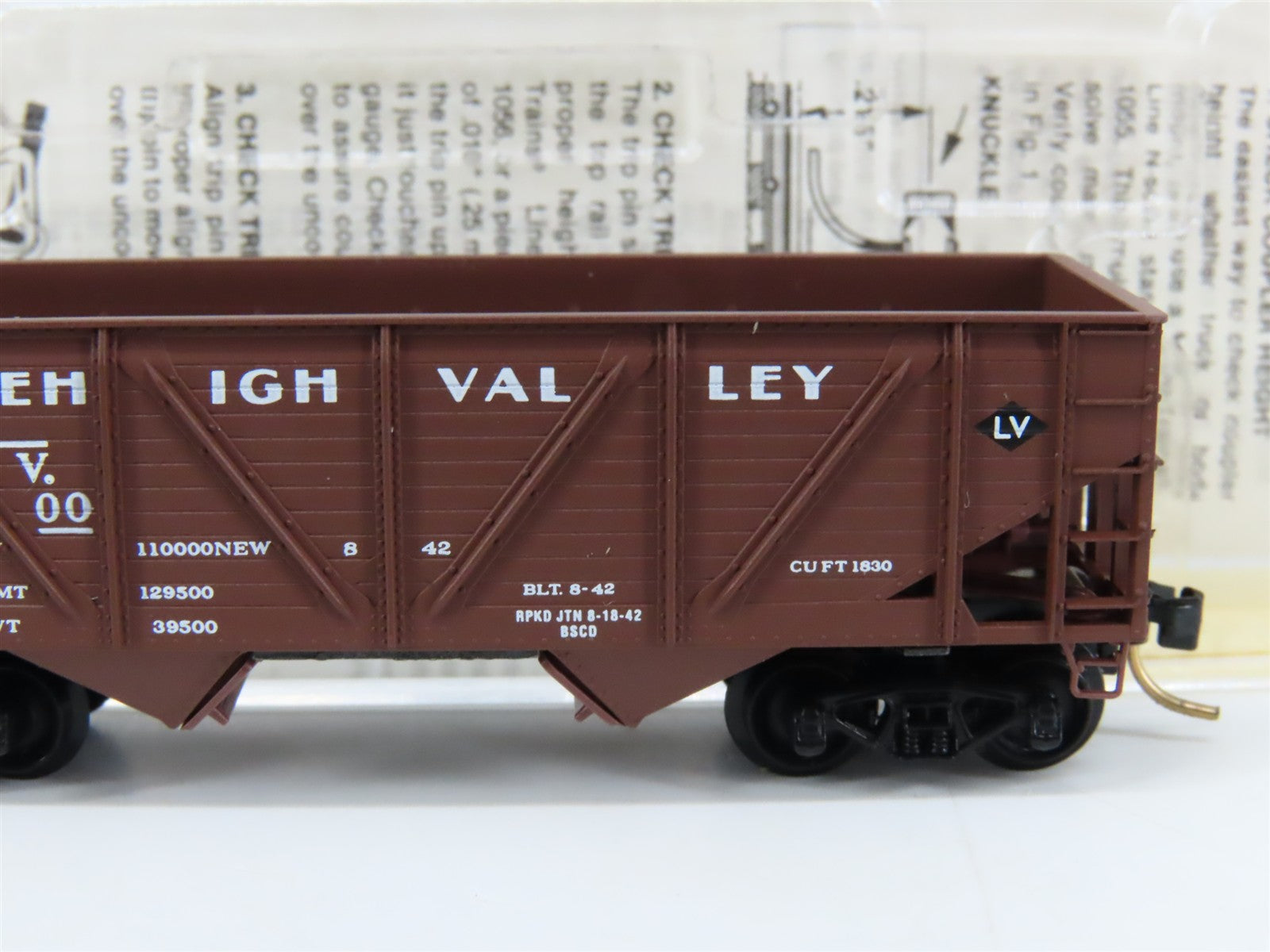 N Scale Micro-Trains 57030 LV Lehigh Valley 33' 2-Bay Hopper 14500 RTR