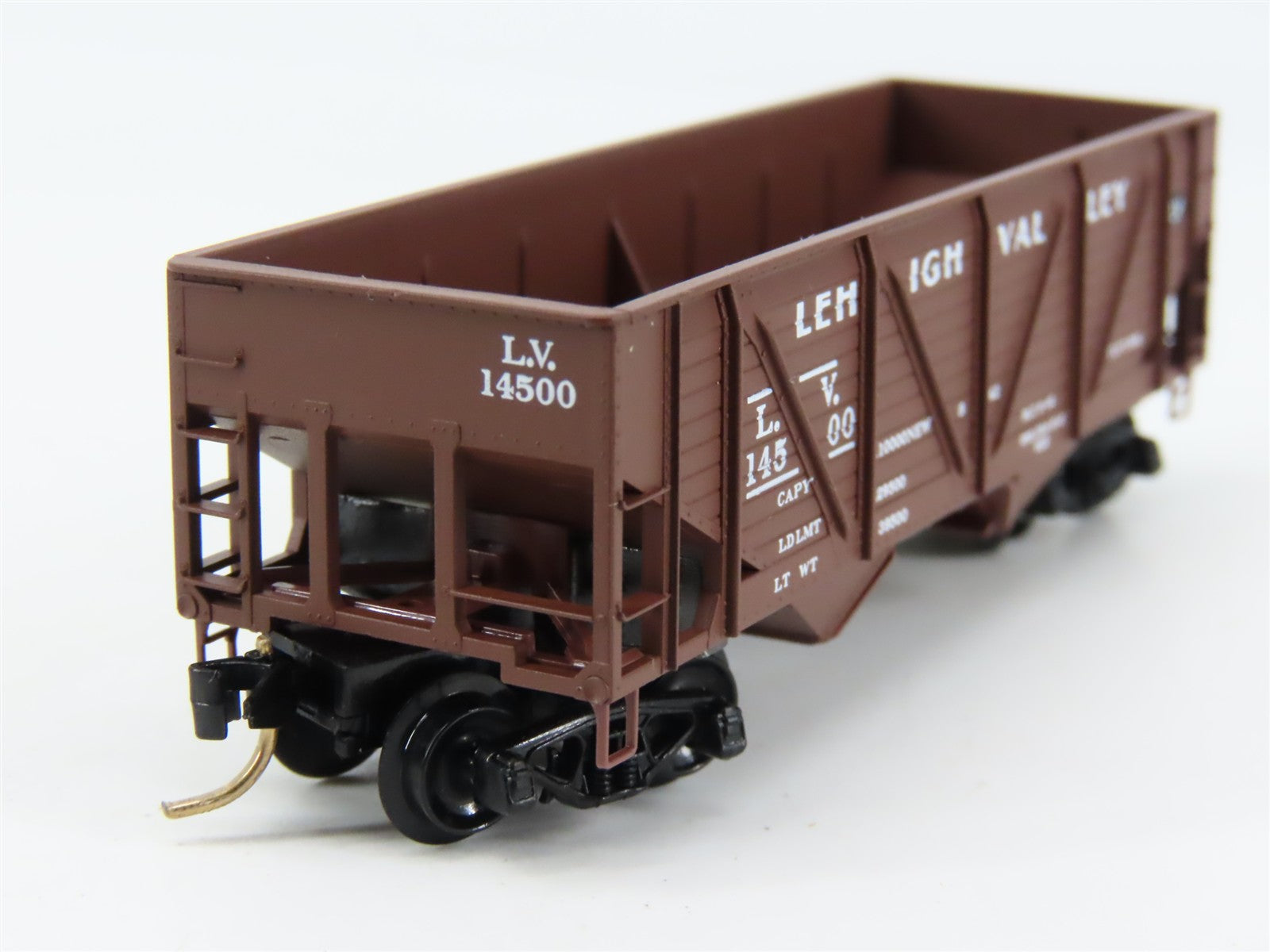 N Scale Micro-Trains 57030 LV Lehigh Valley 33' 2-Bay Hopper 14500 RTR